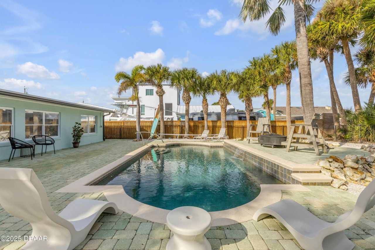 402 Lincoln Avenue, New Smyrna Beach, FL 32169 Photo