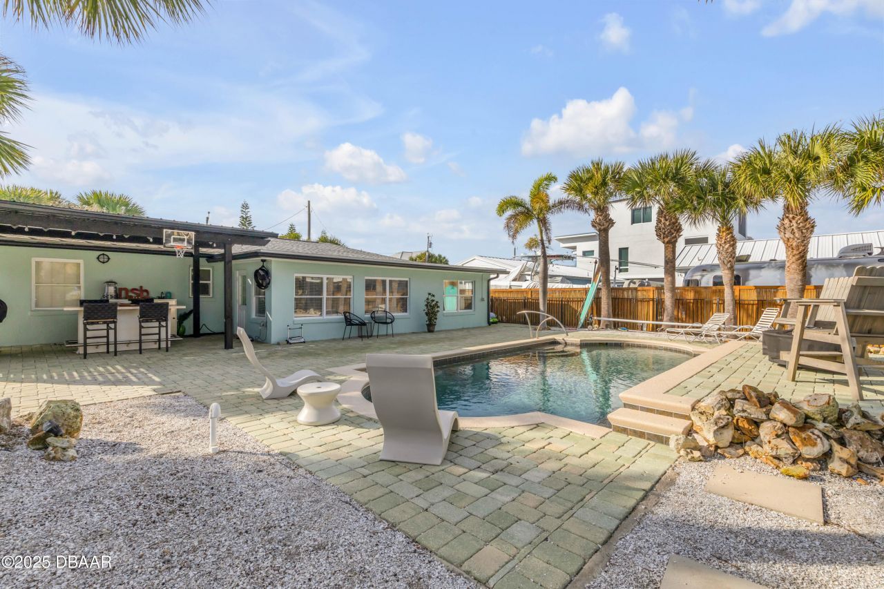 402 Lincoln Avenue, New Smyrna Beach, FL 32169 Photo