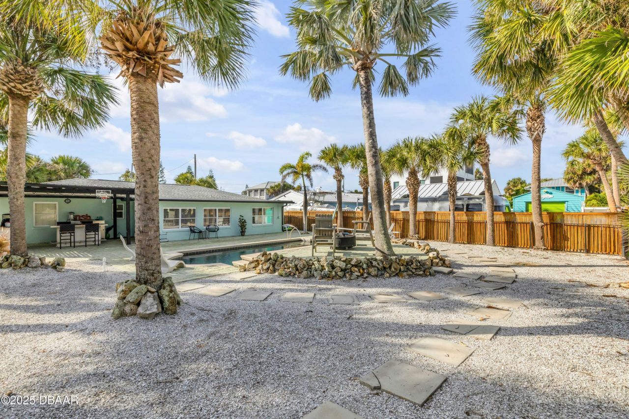 402 Lincoln Avenue, New Smyrna Beach, FL 32169 Photo