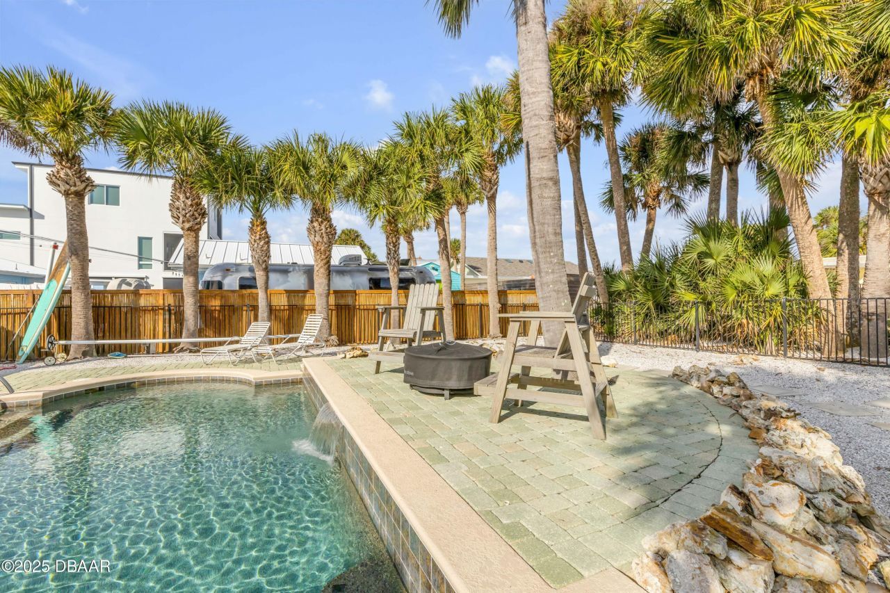 402 Lincoln Avenue, New Smyrna Beach, FL 32169 Photo