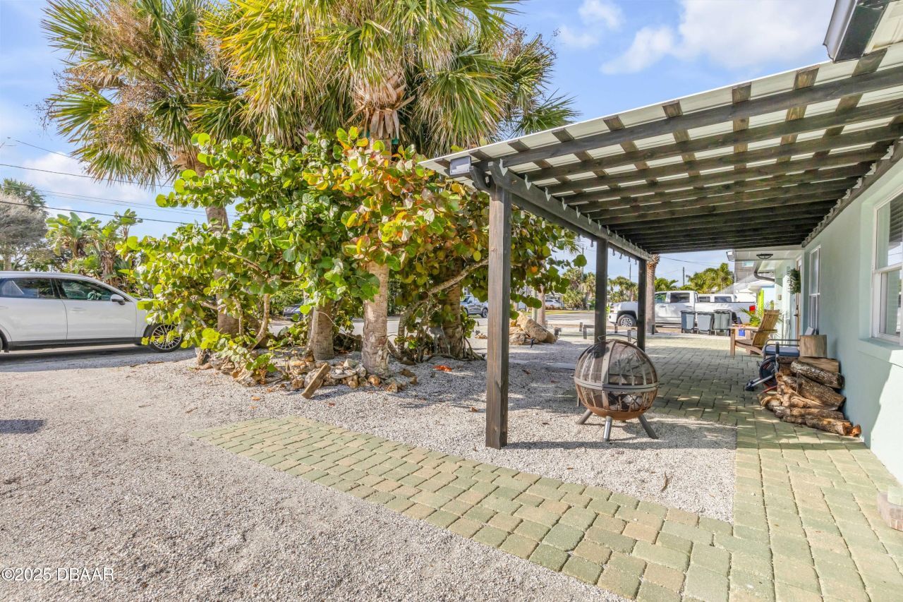 402 Lincoln Avenue, New Smyrna Beach, FL 32169 Photo