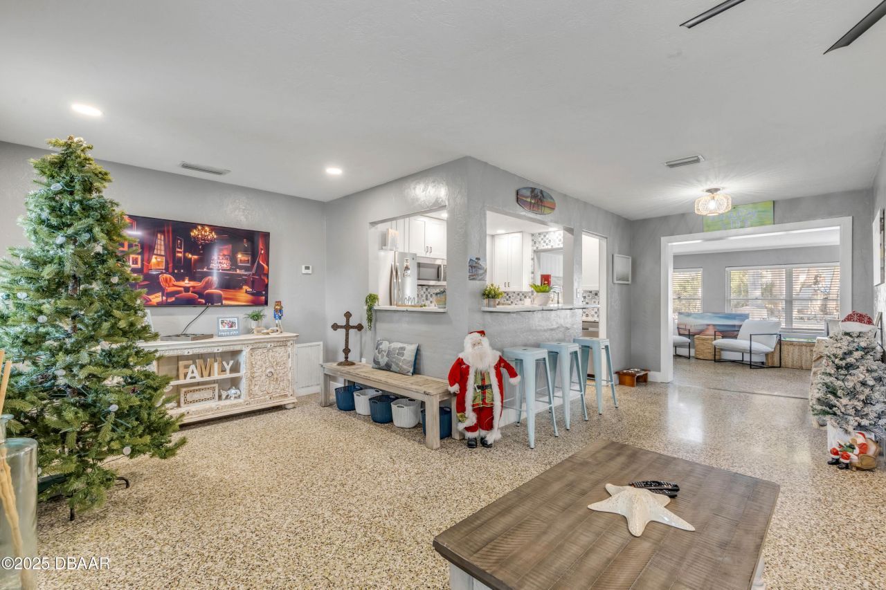 402 Lincoln Avenue, New Smyrna Beach, FL 32169 Photo