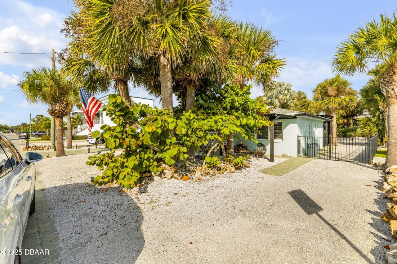 402 Lincoln Avenue, New Smyrna Beach, FL 32169 Photo