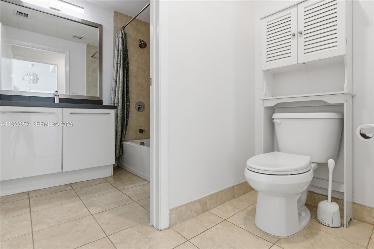 90 SW 3rd St, Unit 2408, Miami, FL 33130 Photo