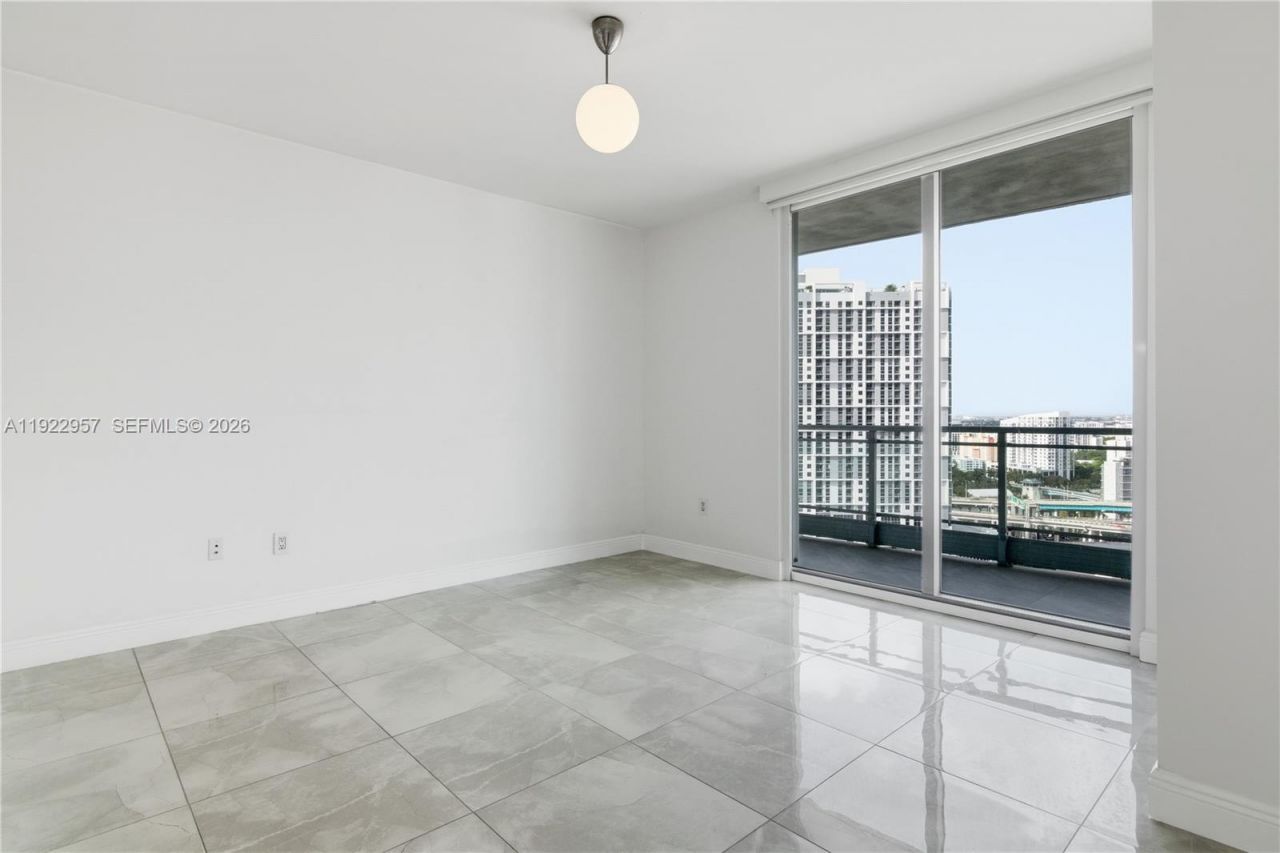 90 SW 3rd St, Unit 2408, Miami, FL 33130 Photo