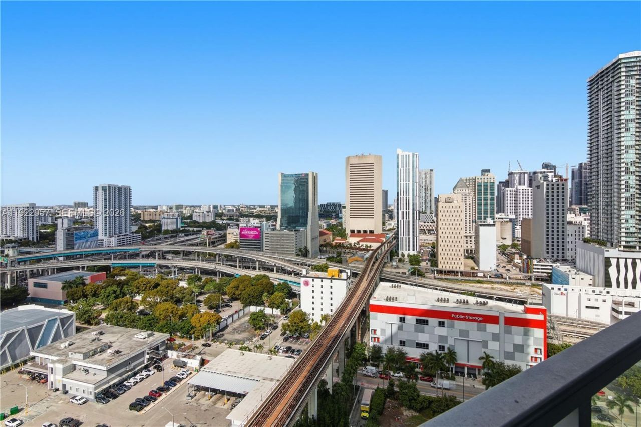 90 SW 3rd St, Unit 2408, Miami, FL 33130 Photo