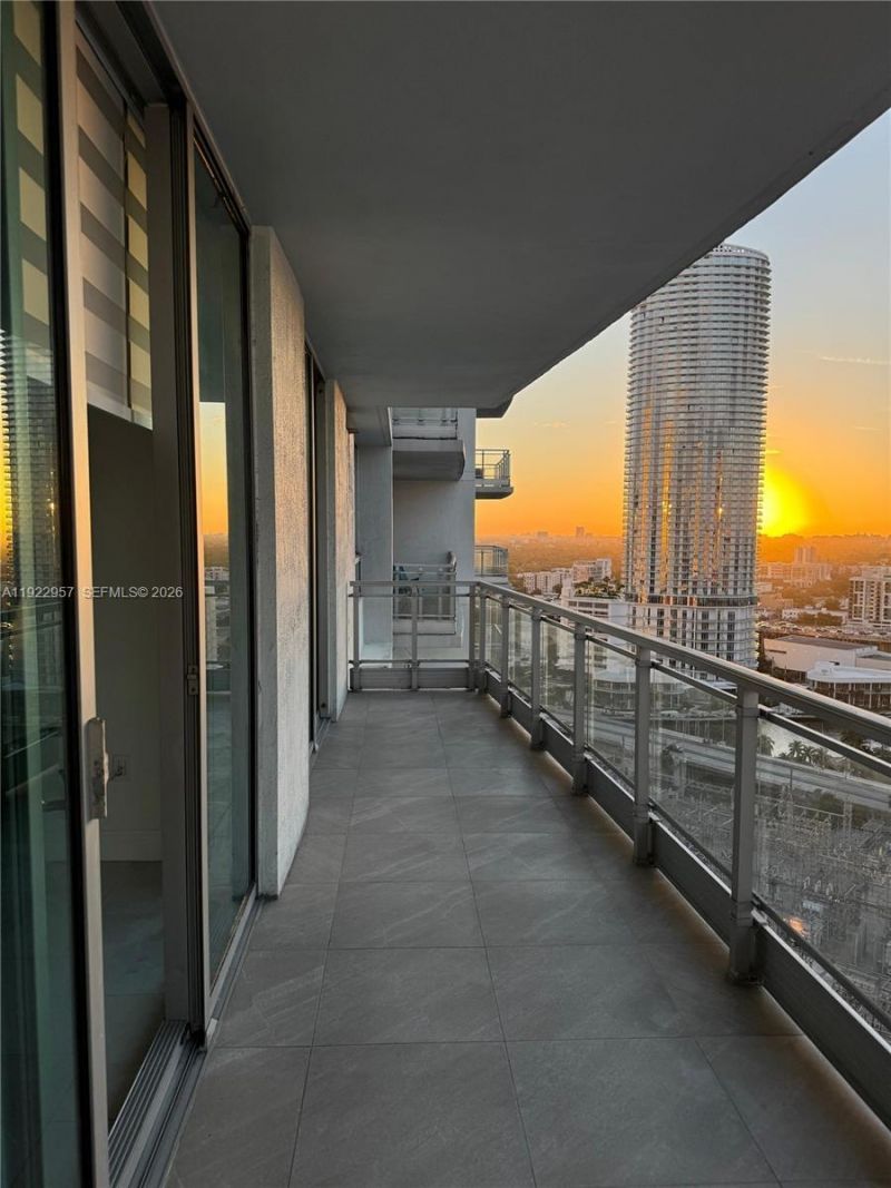 90 SW 3rd St, Unit 2408, Miami, FL 33130 Photo