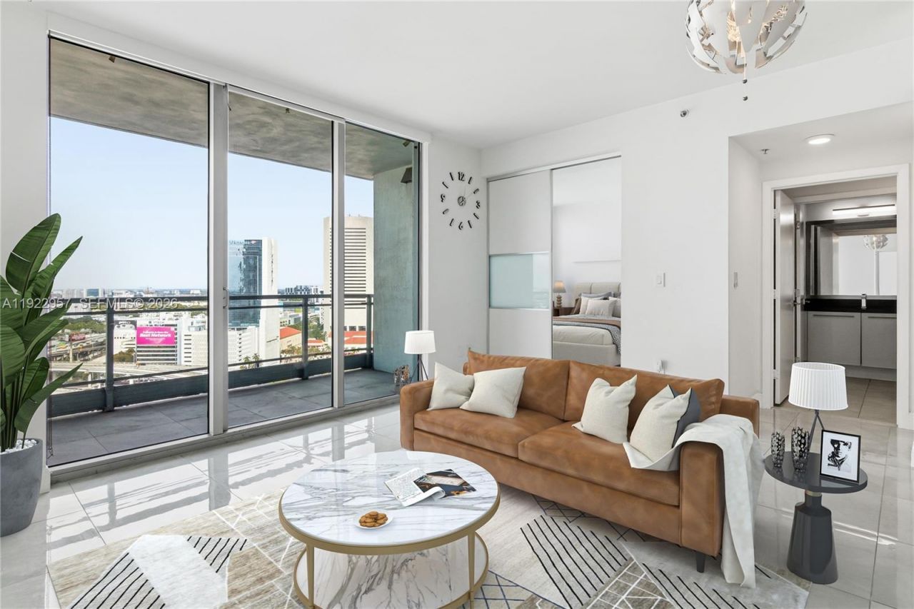 90 SW 3rd St, Unit 2408, Miami, FL 33130 Photo