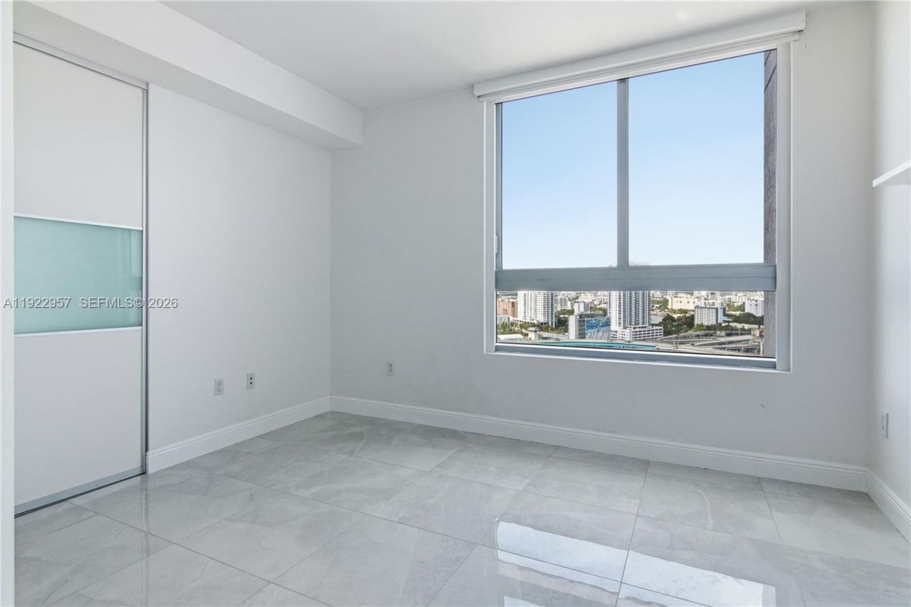 90 SW 3rd St, Unit 2408, Miami, FL 33130 Photo