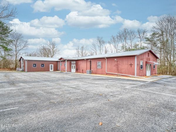 164 Oak Rd, Crossville, TN 38555