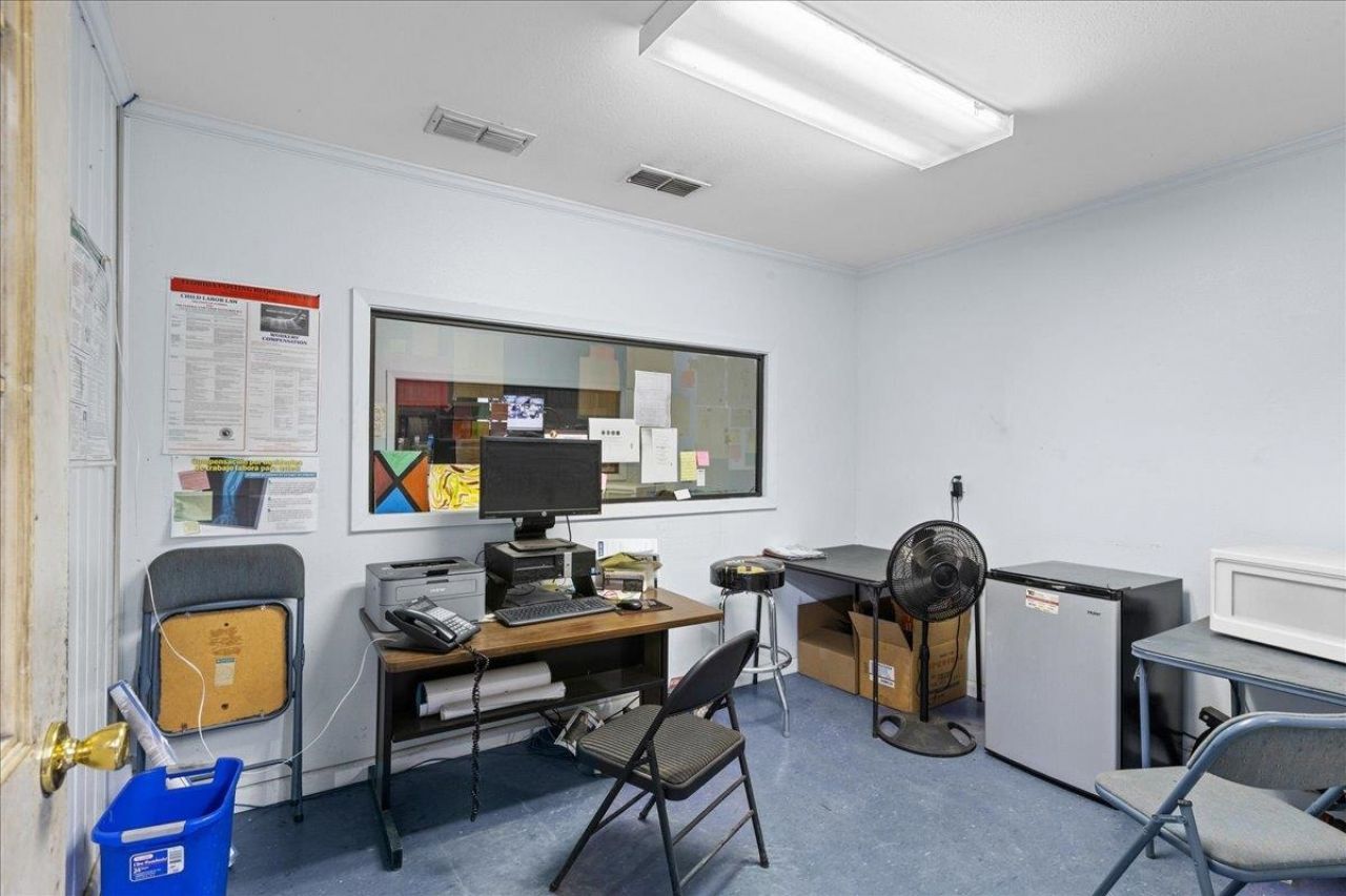 602 W Hampton Springs Avenue, Perry, FL 00000 Photo