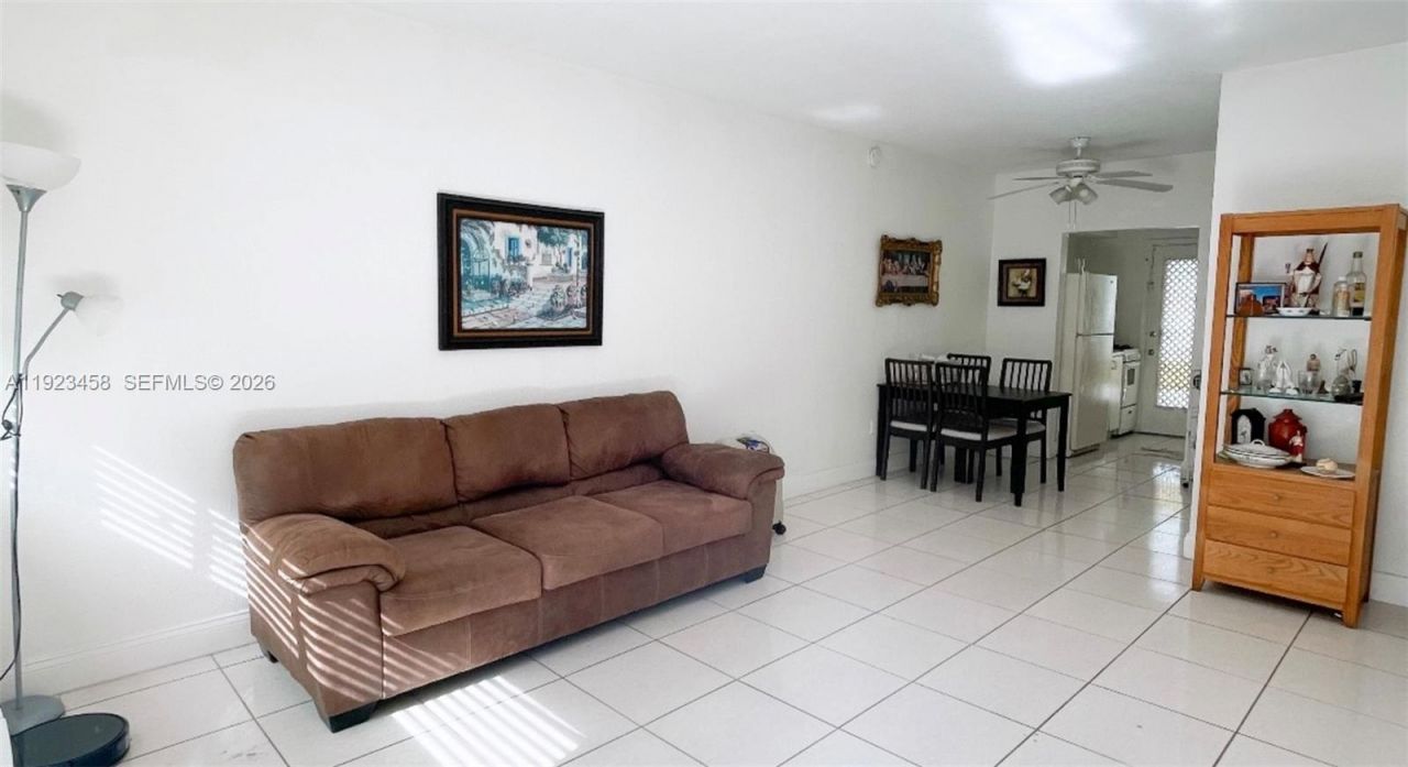 6895 Byron Ave, Unit 207, Miami Beach, FL 33009 Photo