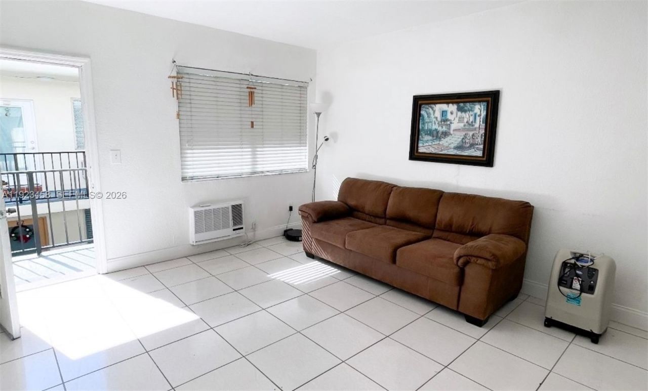 6895 Byron Ave, Unit 207, Miami Beach, FL 33009 Photo