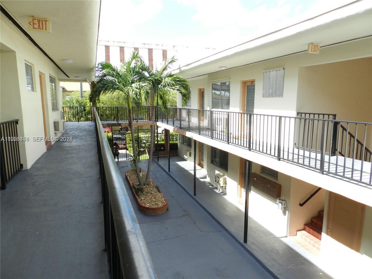 6895 Byron Ave, Unit 207, Miami Beach, FL 33009 Photo