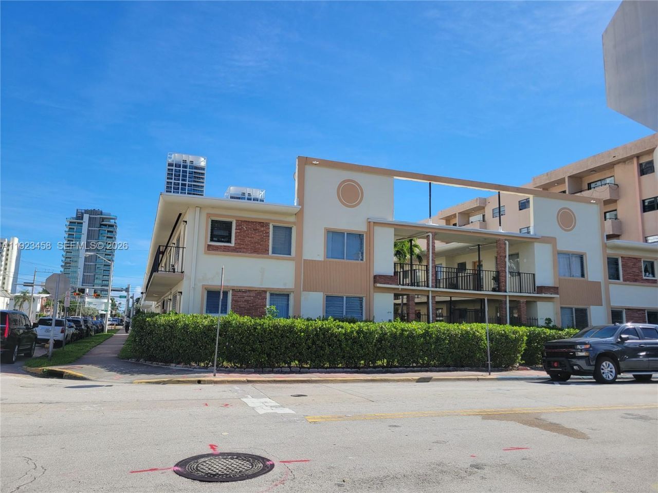 6895 Byron Ave, Unit 207, Miami Beach, FL 33009 Photo