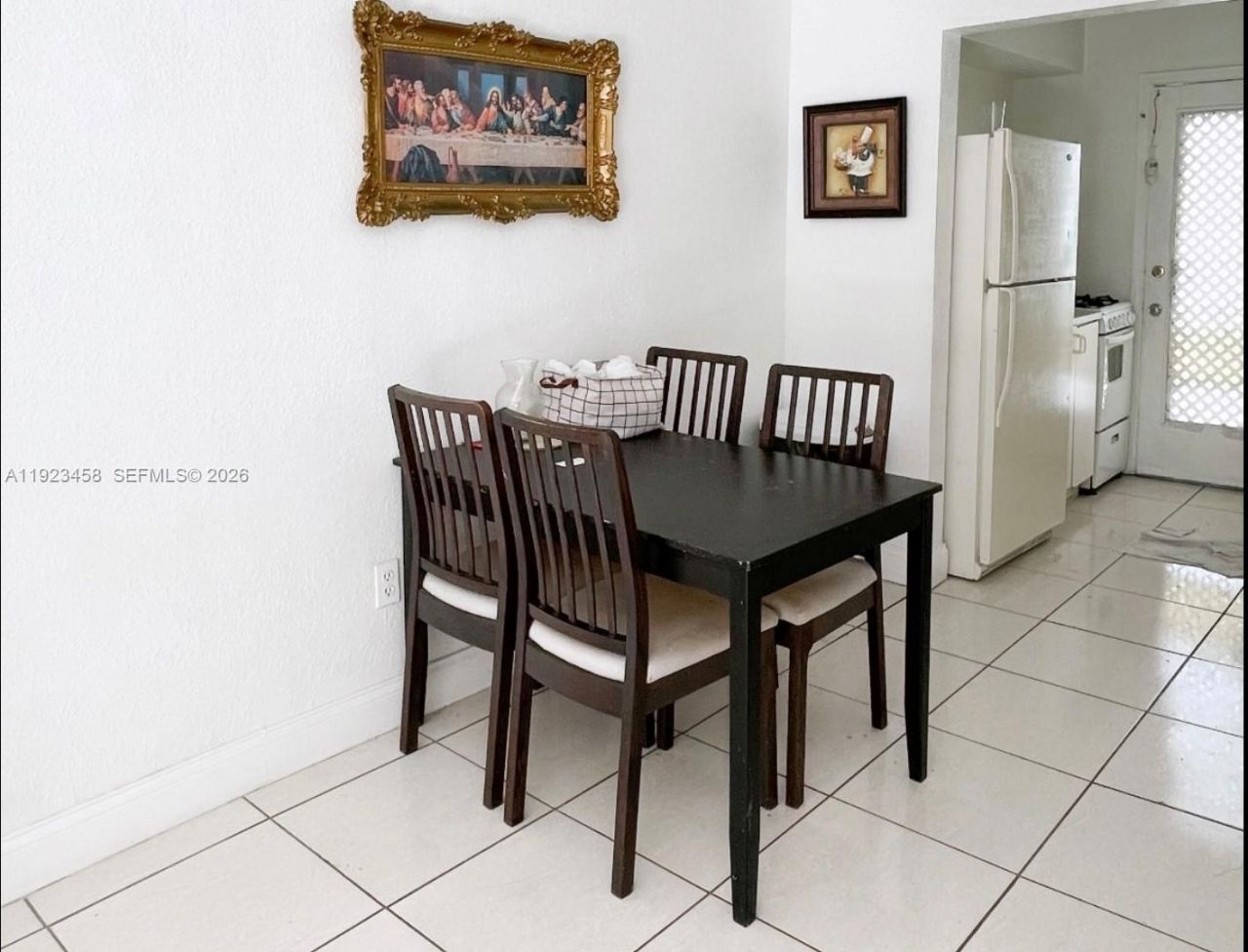 6895 Byron Ave, Unit 207, Miami Beach, FL 33009 Photo
