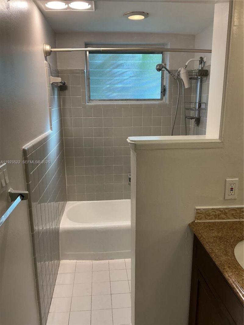 2716 NE 30th Pl, Unit 103C, Fort Lauderdale, FL 33306 Photo