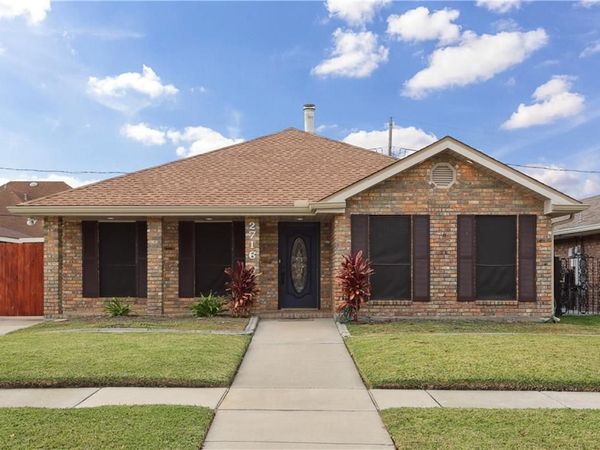 2716 MAYFLOWER Drive, Meraux, LA 70075