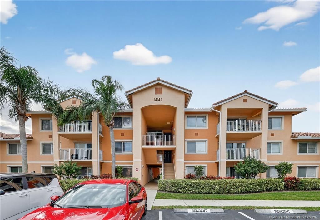 221 SW Palm Drive, Unit 104, Port Saint Lucie, FL 34986 Photo