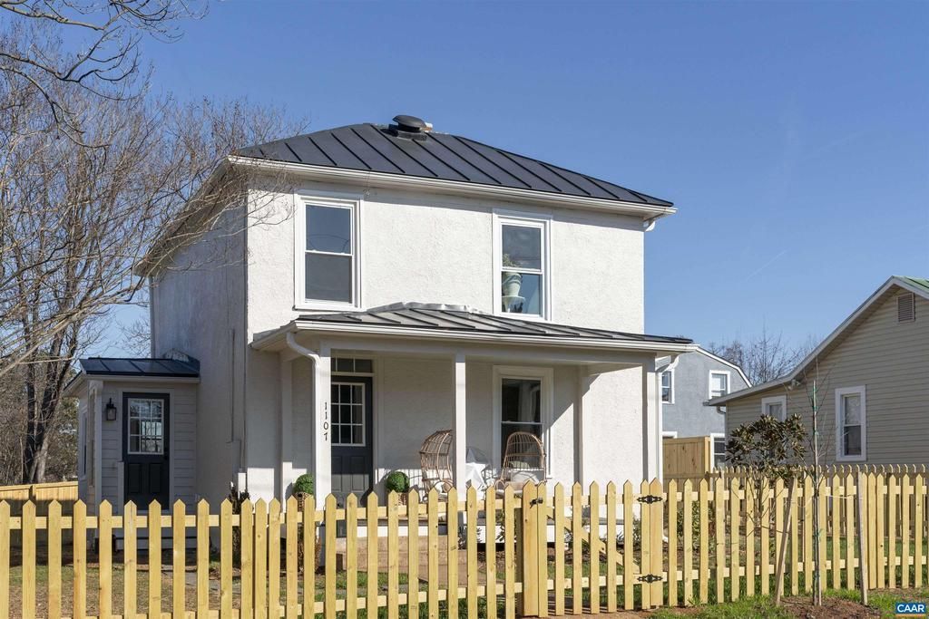 1107 Myrtle St, Charlottesville, VA 22902 Main Photo