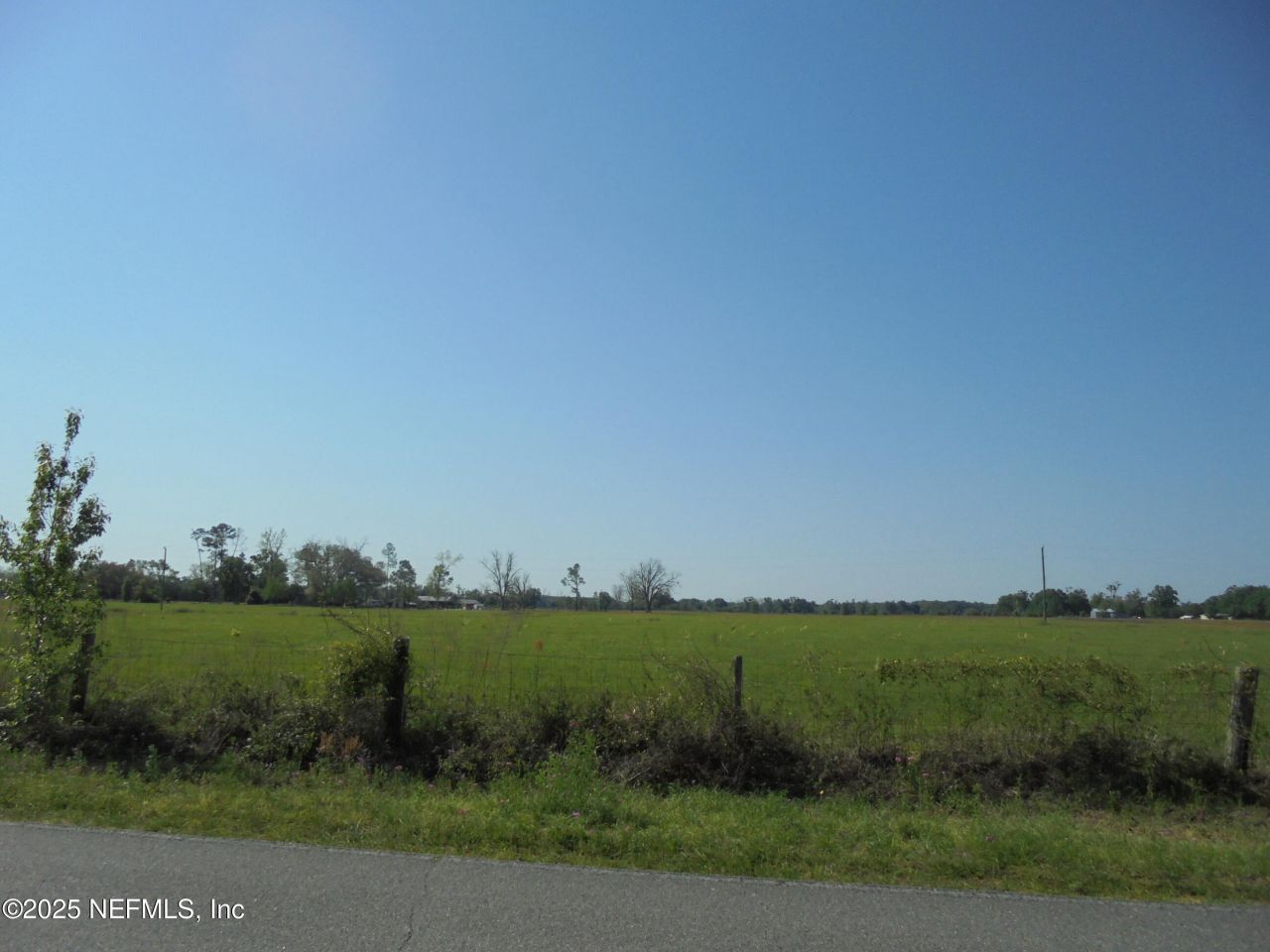 8516 240 Street, O'brien, FL 32071 Photo