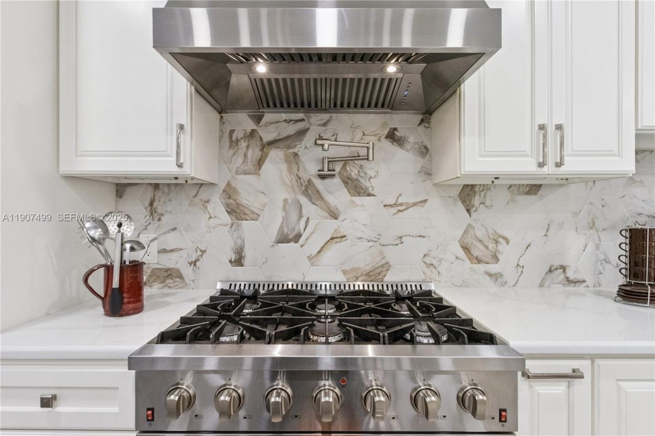 1950 Foxhollow Dr E, Auburndale, FL 33823 Photo