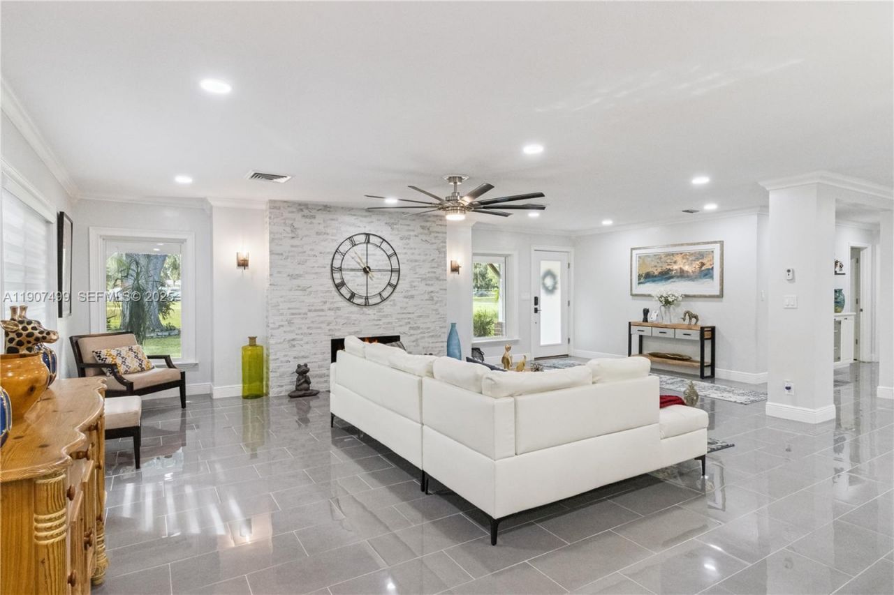 1950 Foxhollow Dr E, Auburndale, FL 33823 Photo