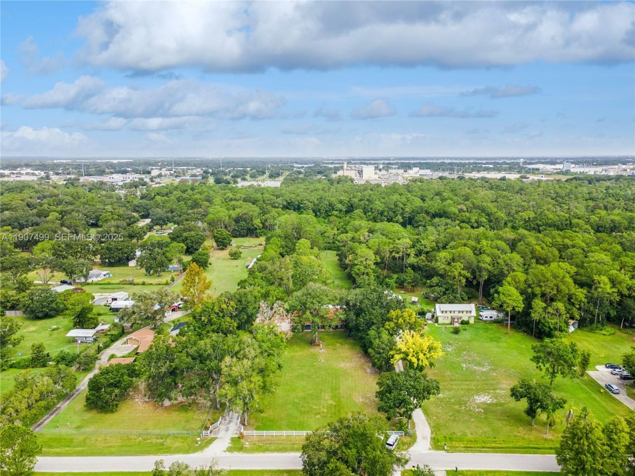 1950 Foxhollow Dr E, Auburndale, FL 33823 Photo