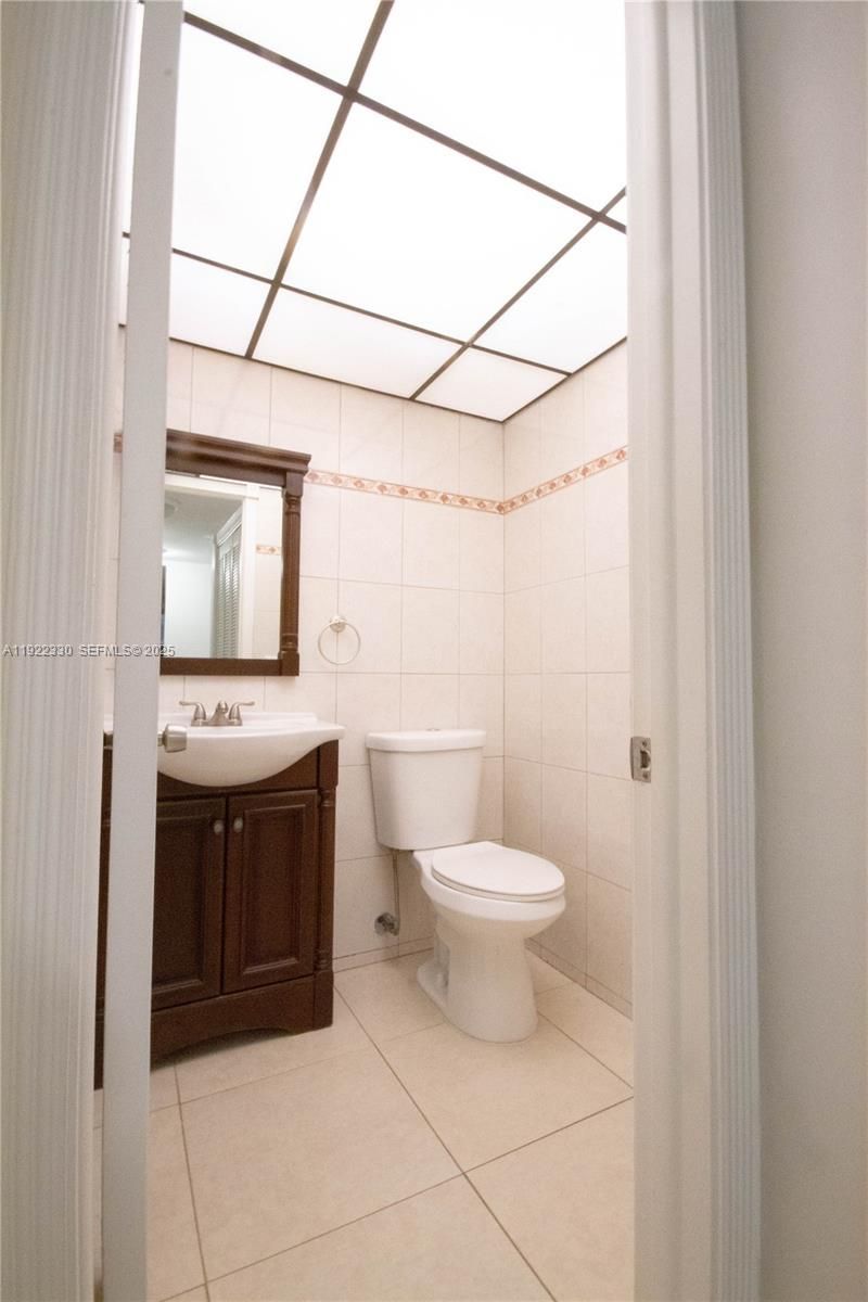 3000 NW 48th Ter, Unit 322, Lauderdale Lakes, FL 33313 Photo