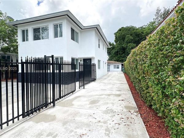 2240 SW 16th Ct, Unit U, Miami, FL 33145