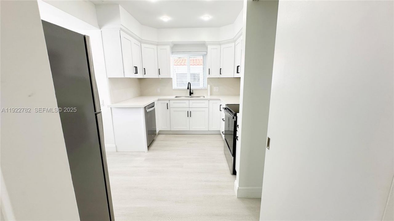 2240 SW 16th Ct, Unit U, Miami, FL 33145 Photo