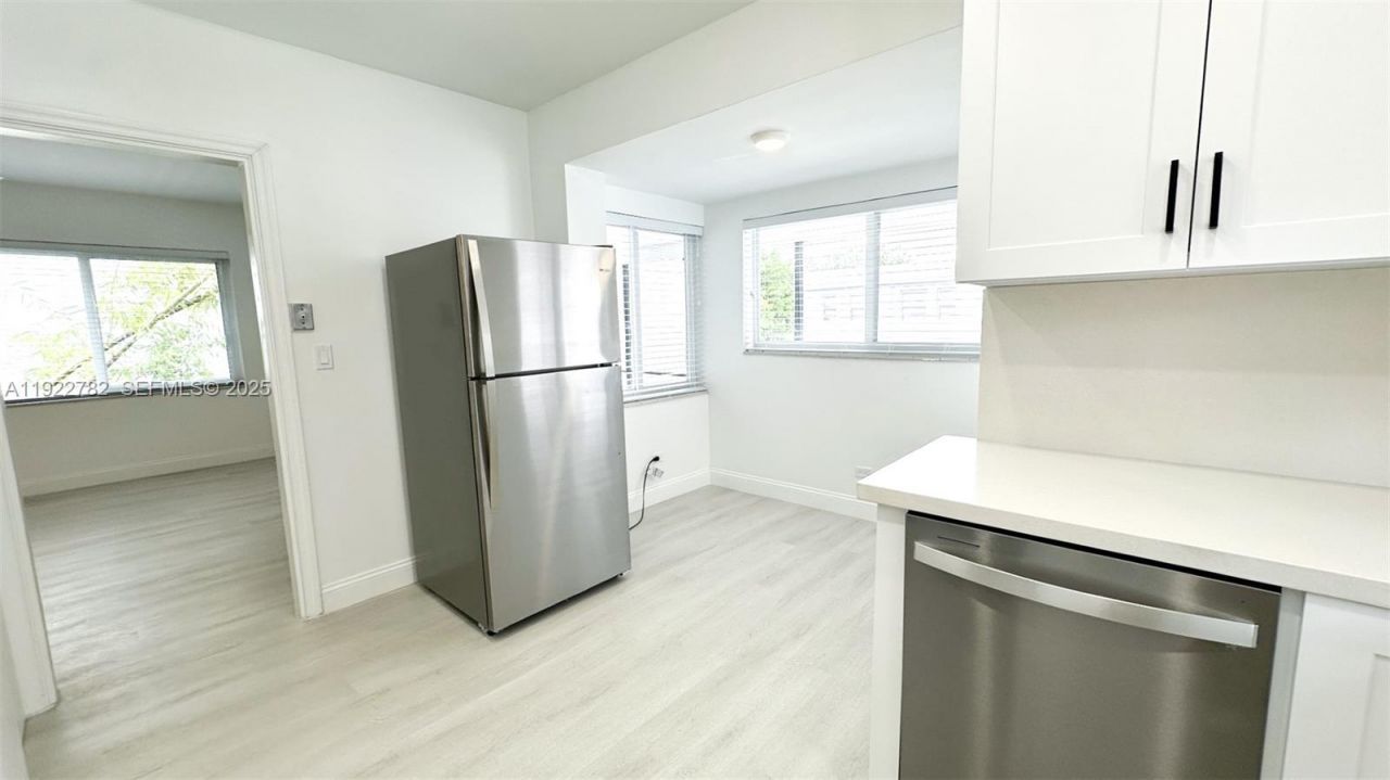 2240 SW 16th Ct, Unit U, Miami, FL 33145 Photo