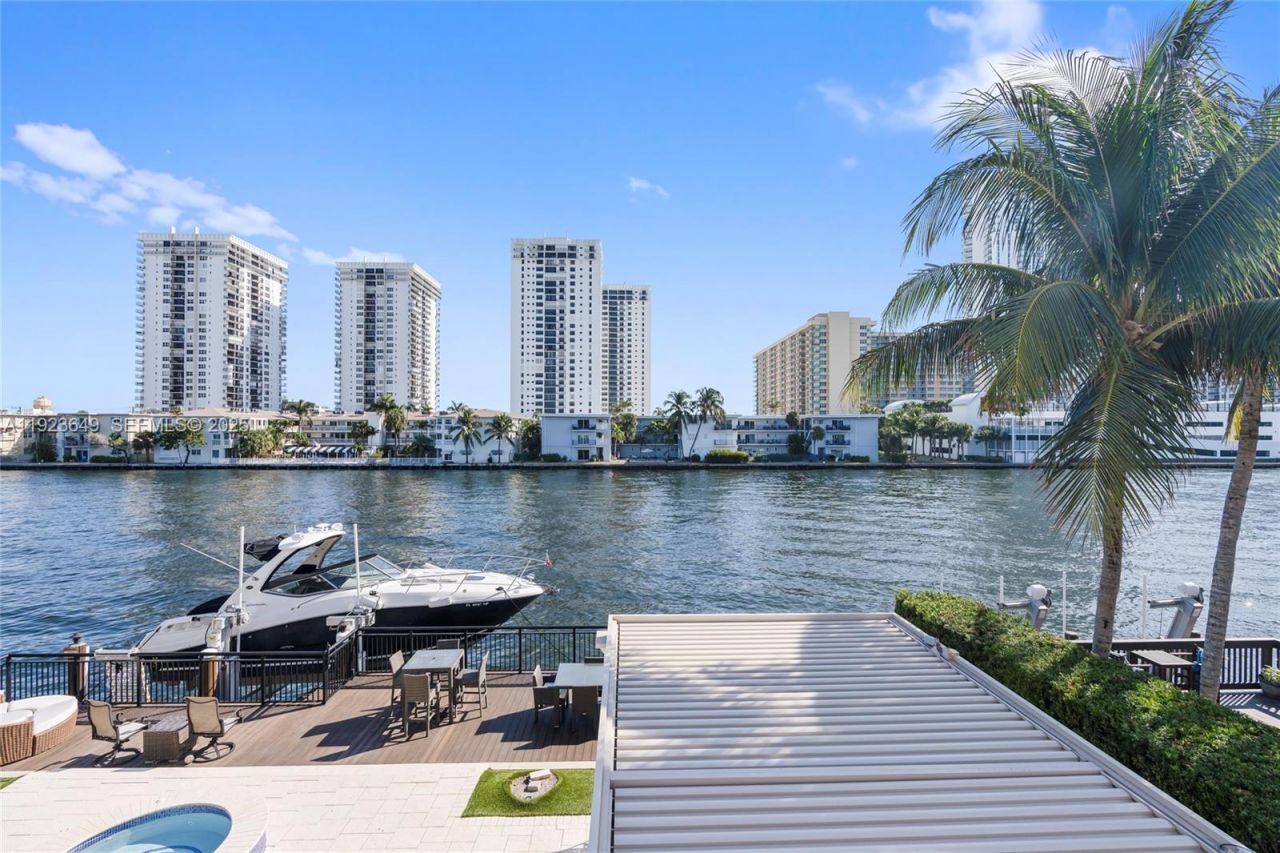 1555 Windjammer Way, Hollywood, FL 33019 Photo