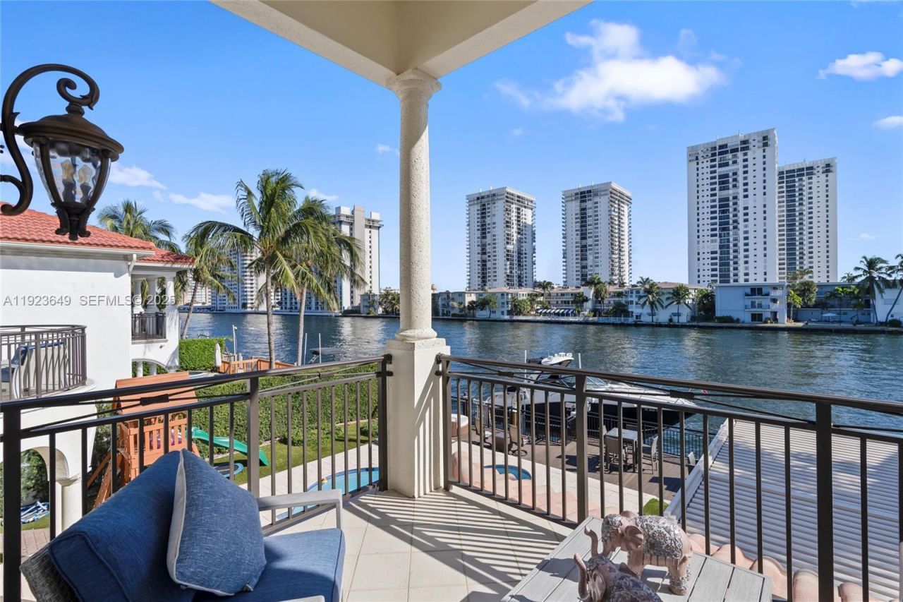 1555 Windjammer Way, Hollywood, FL 33019 Photo
