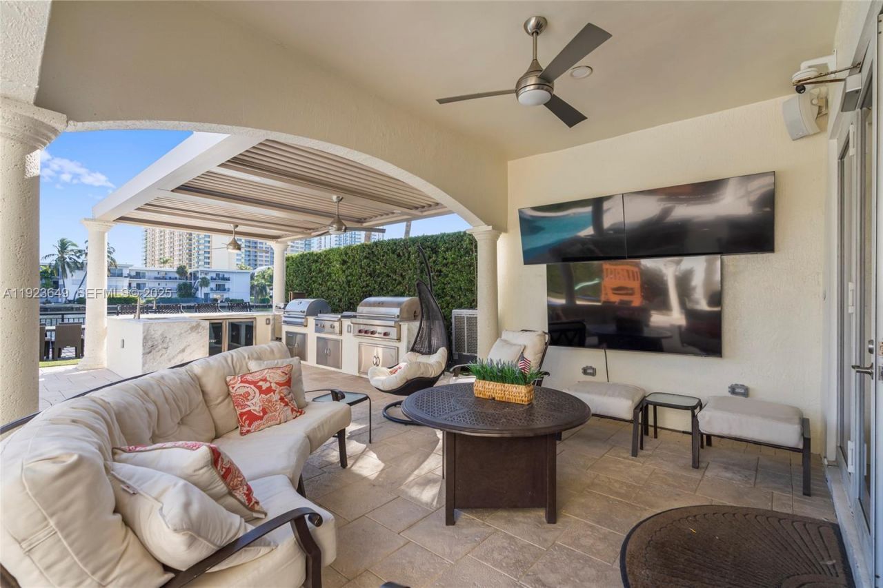 1555 Windjammer Way, Hollywood, FL 33019 Photo