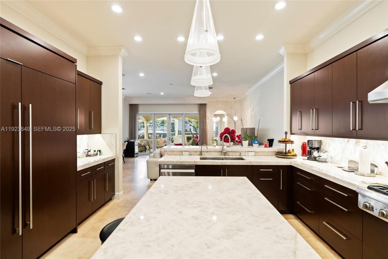 1555 Windjammer Way, Hollywood, FL 33019 Photo