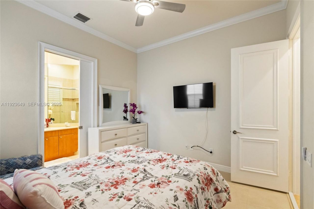 1555 Windjammer Way, Hollywood, FL 33019 Photo
