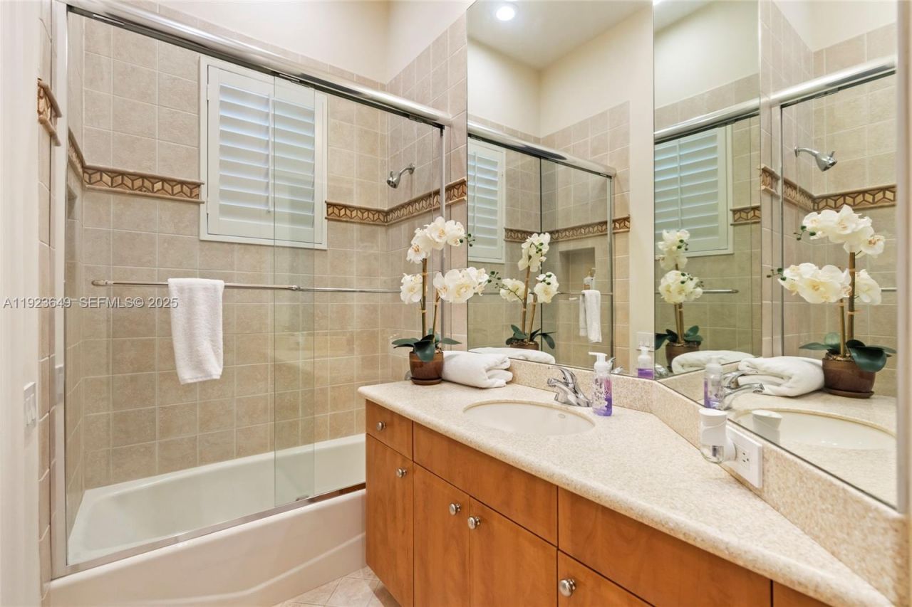1555 Windjammer Way, Hollywood, FL 33019 Photo
