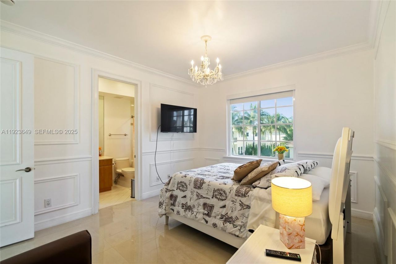 1555 Windjammer Way, Hollywood, FL 33019 Photo