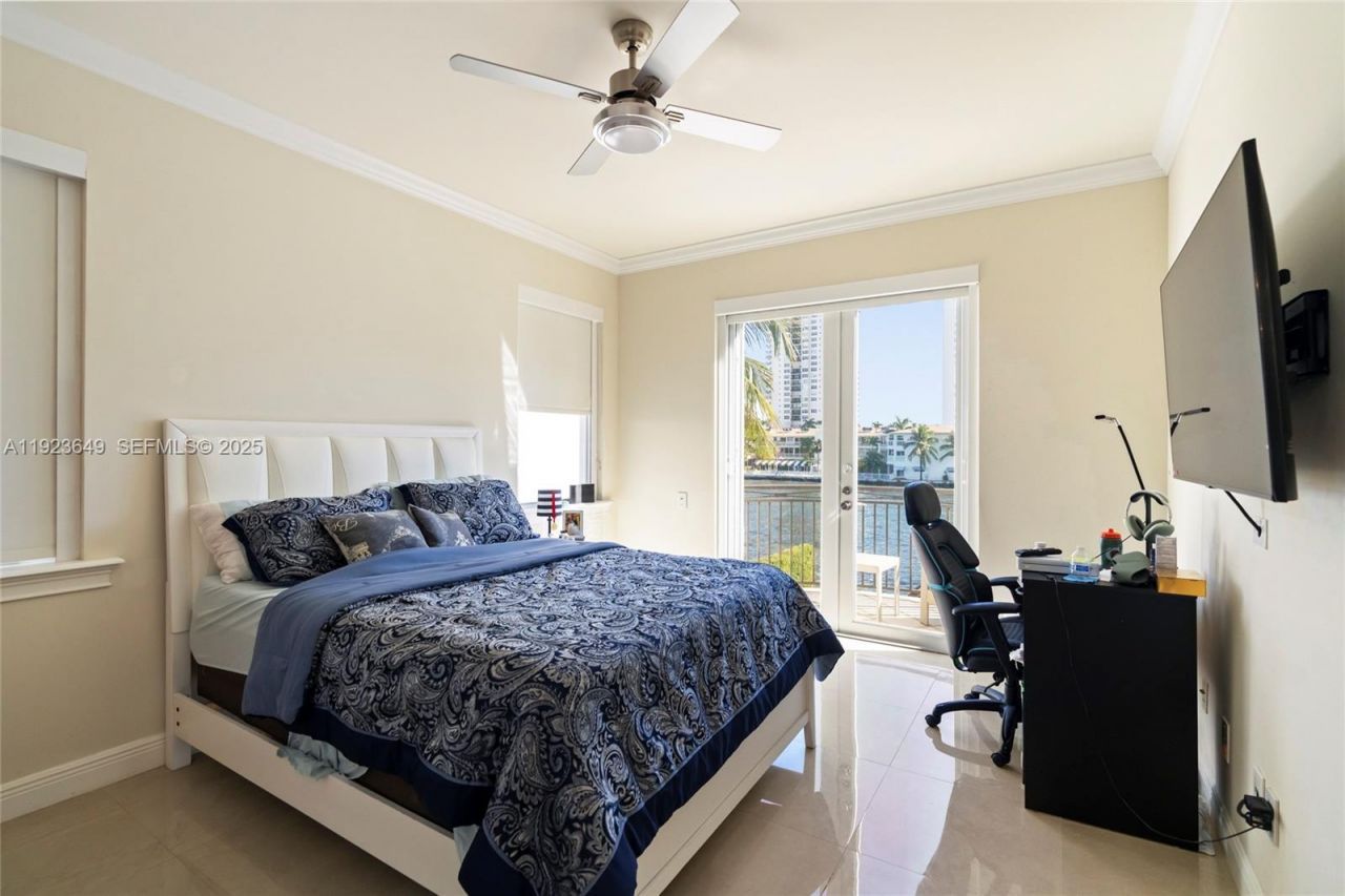 1555 Windjammer Way, Hollywood, FL 33019 Photo
