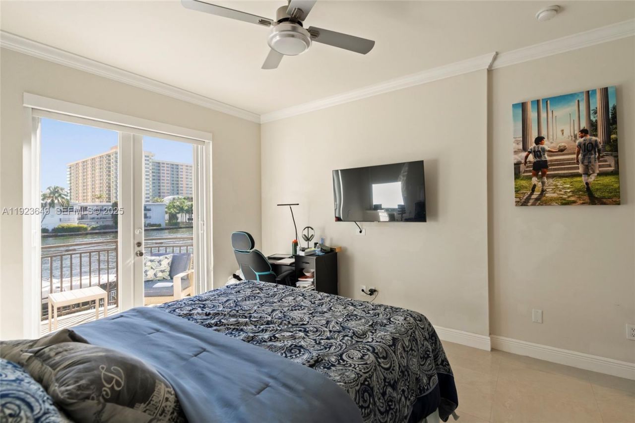1555 Windjammer Way, Hollywood, FL 33019 Photo