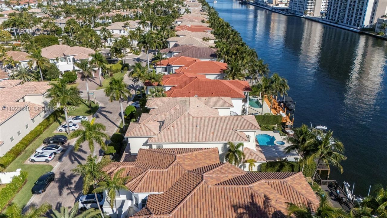 1555 Windjammer Way, Hollywood, FL 33019 Photo