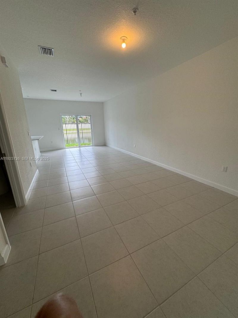 18406 SW 2nd St, Pembroke Pines, FL 33029 Photo