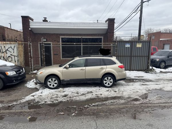 3327 W Columbus Avenue, Chicago, IL 60652