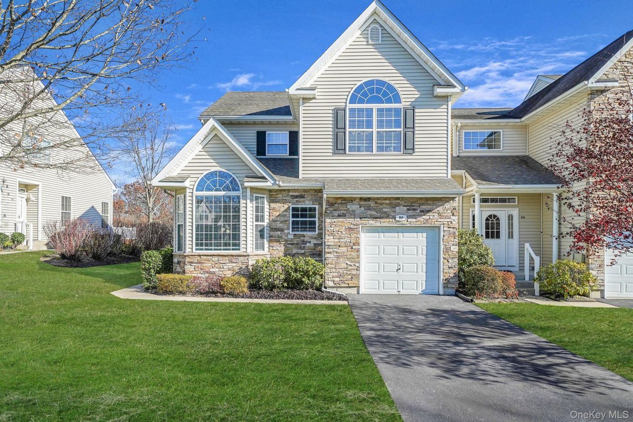 96 Manitou Trail, Unit 96, Kings Park, NY 11754 Main Photo