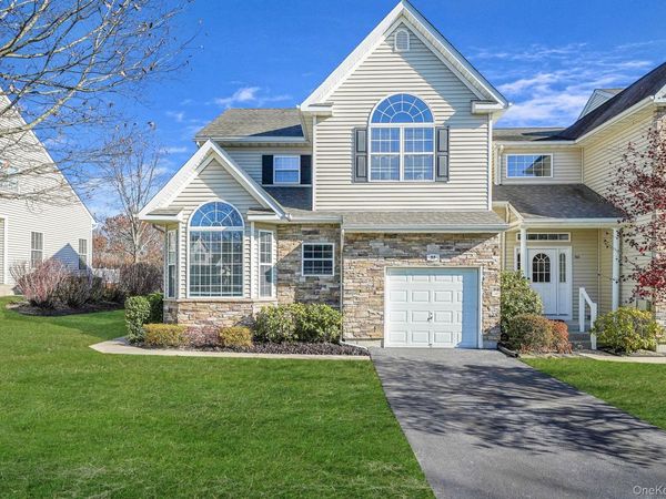 96 Manitou Trail, Unit 96, Kings Park, NY 11754