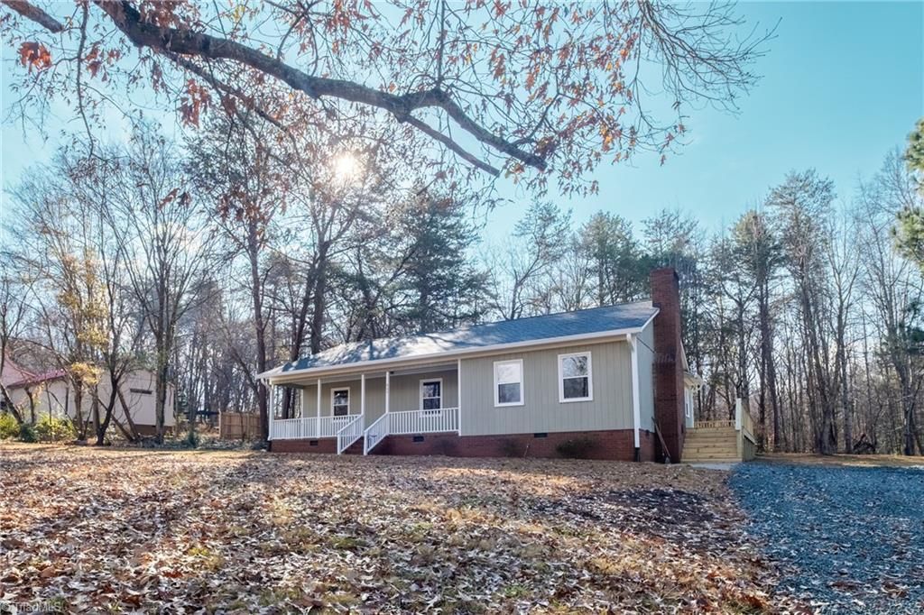 955 Lyndon Lane, Haw River, NC 27258 Main Photo