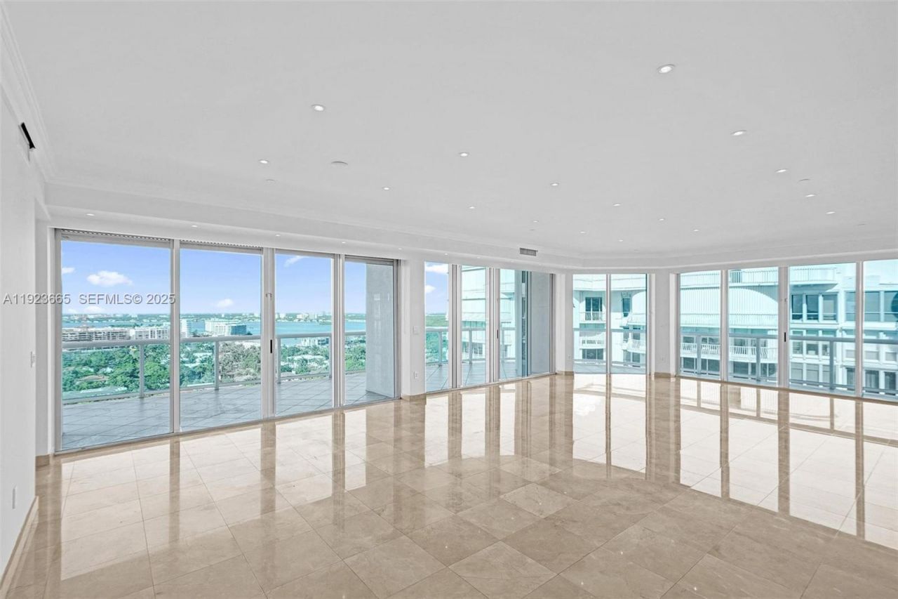 10101 Collins Ave, Unit 17A, Bal Harbour, FL 33154 Photo