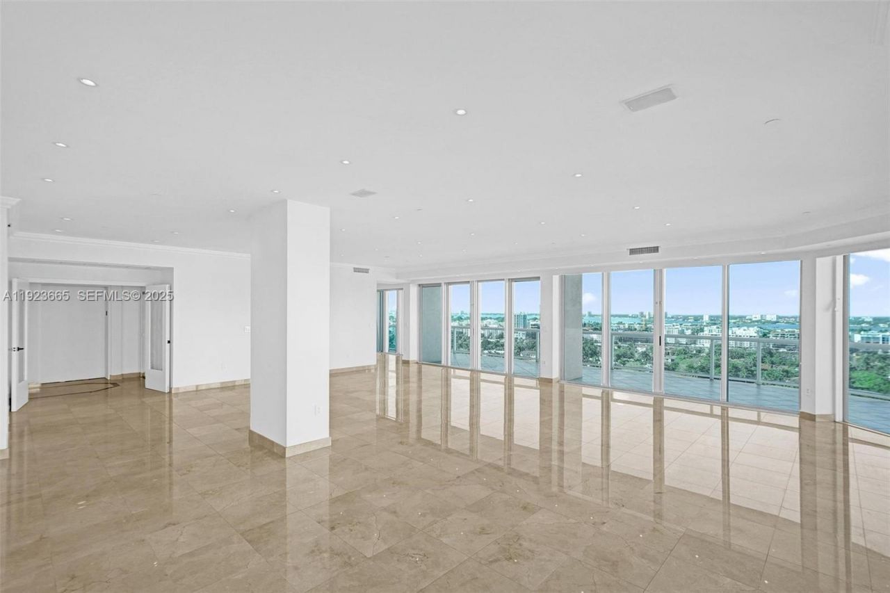 10101 Collins Ave, Unit 17A, Bal Harbour, FL 33154 Photo