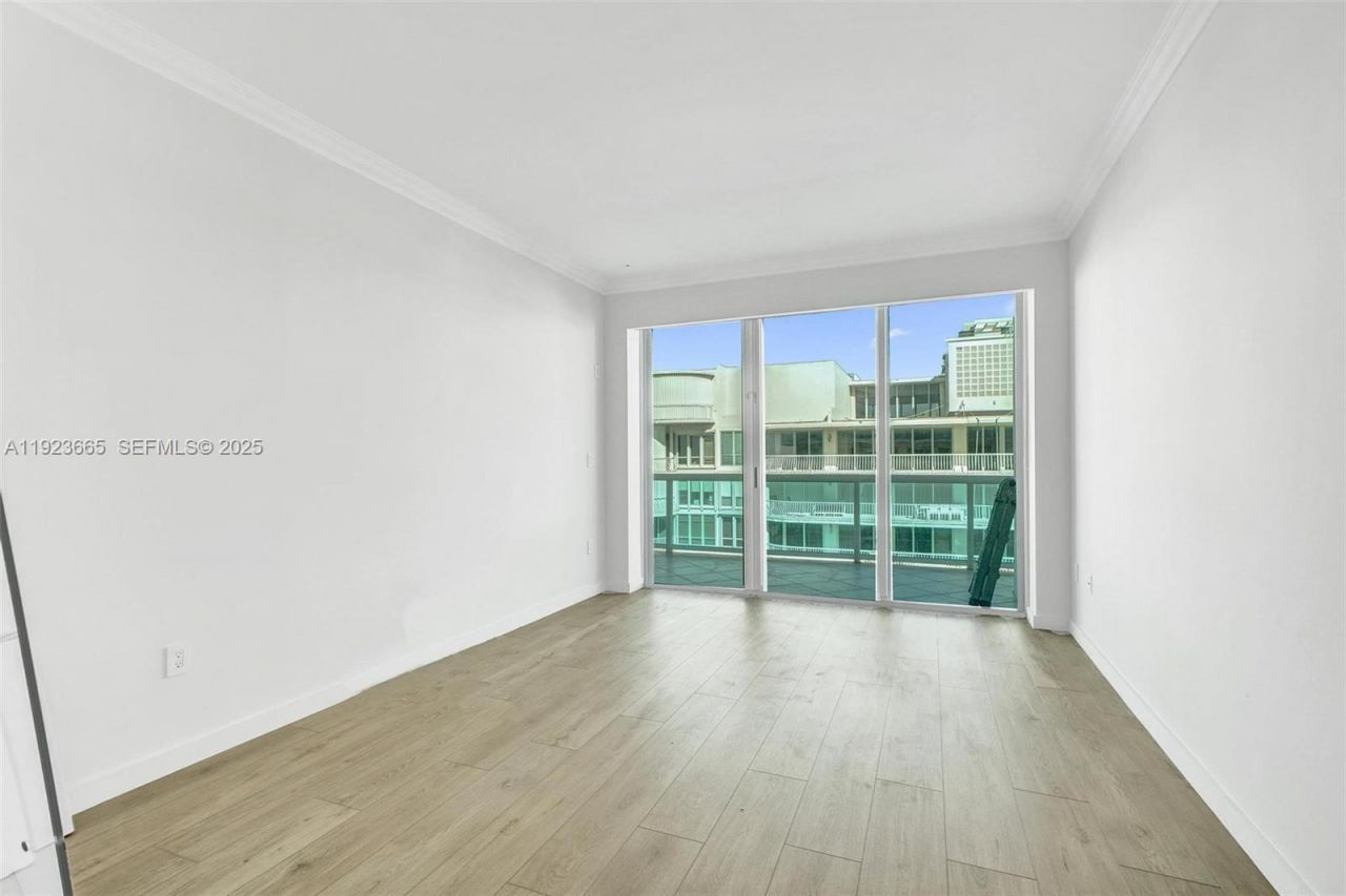 10101 Collins Ave, Unit 17A, Bal Harbour, FL 33154 Photo